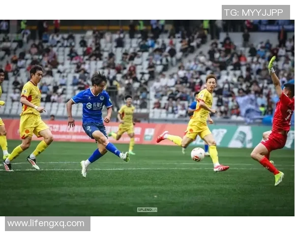 赛后分析：深圳足球队与重庆足球队的比赛节奏与战术对比探讨