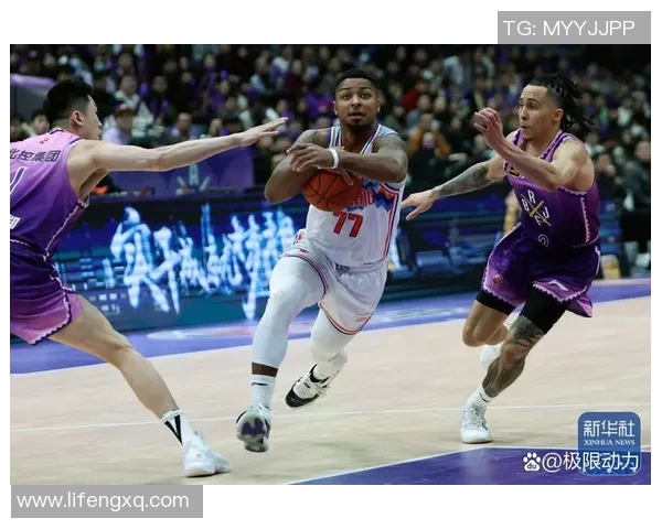 2018年CBA季后赛深圳队与新疆队激战回顾与精彩瞬间分析