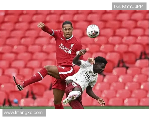 格雷米奥与河床首发阵容揭晓双方实力对决引发球迷热议