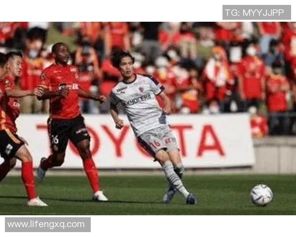 广岛三箭与河床精彩对决比分揭晓引发球迷热议 广岛三箭与河床精彩对决比分揭晓引发球迷热议