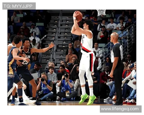 开拓者与雄鹿激战在即球迷期待精彩对决与战术较量