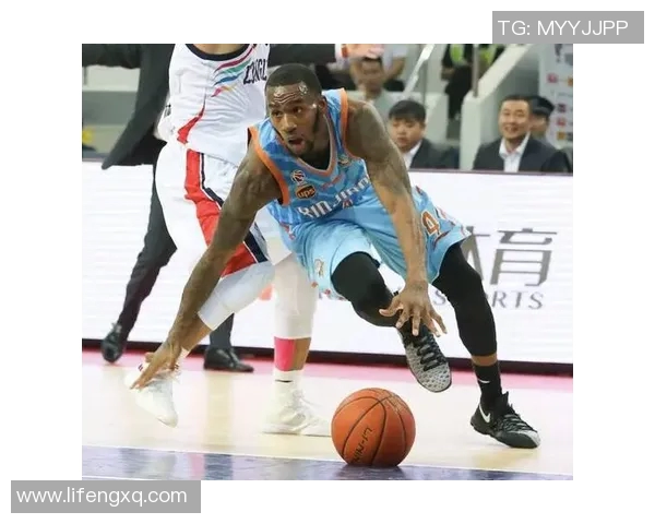 新疆广汇与广东篮球对决直播精彩瞬间全程回顾与分析