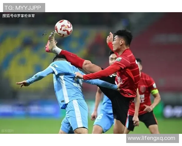 重庆与上港激战正酣比分揭晓引发球迷热议与期待 重庆与上港激战正酣比分揭晓引发球迷热议与期待
