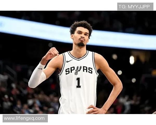 马刺与热火激战10月31日NBA赛季精彩对决引发球迷热情期待