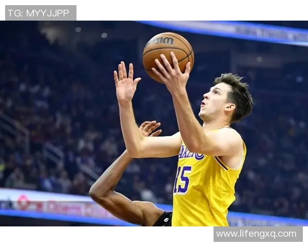 亚历克斯卡鲁索：从无名小卒到NBA明星的奋斗之路与成长故事