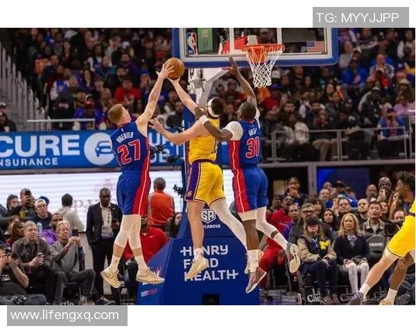 湖人对阵活塞精彩比赛直播全程回顾与分析尽在此处